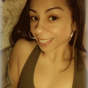 Meet your Posher, Taina